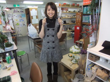 小林摩耶さんがご来校しました -東京新宿の陶芸教室 プロップスアートスクールでサンドブラスト体験-の画像