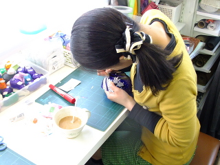 サンドブラスト団体レッスン -東京新宿の陶芸教室 プロップスアートスクールで陶芸体験-の画像