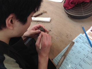 陶芸コース初回では・・・ -東京新宿の陶芸教室 プロップスアートスクールで陶芸体験-の画像
