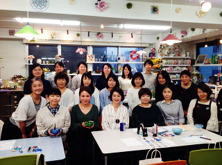 団体レッスン -東京新宿の陶芸教室 プロップスアートスクールで陶芸体験-の画像